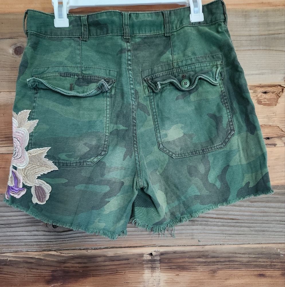 Free People Embroidered Green Camo Flower Scout Shorts - Picture 8 of 8